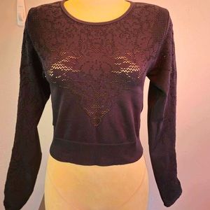 MEDIUM BLACK FABLETICS LONG SLEEVE SEAMLESS CROP TOP